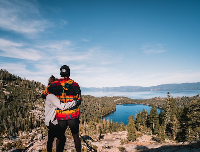 hiking tips for couples - create lasting memories